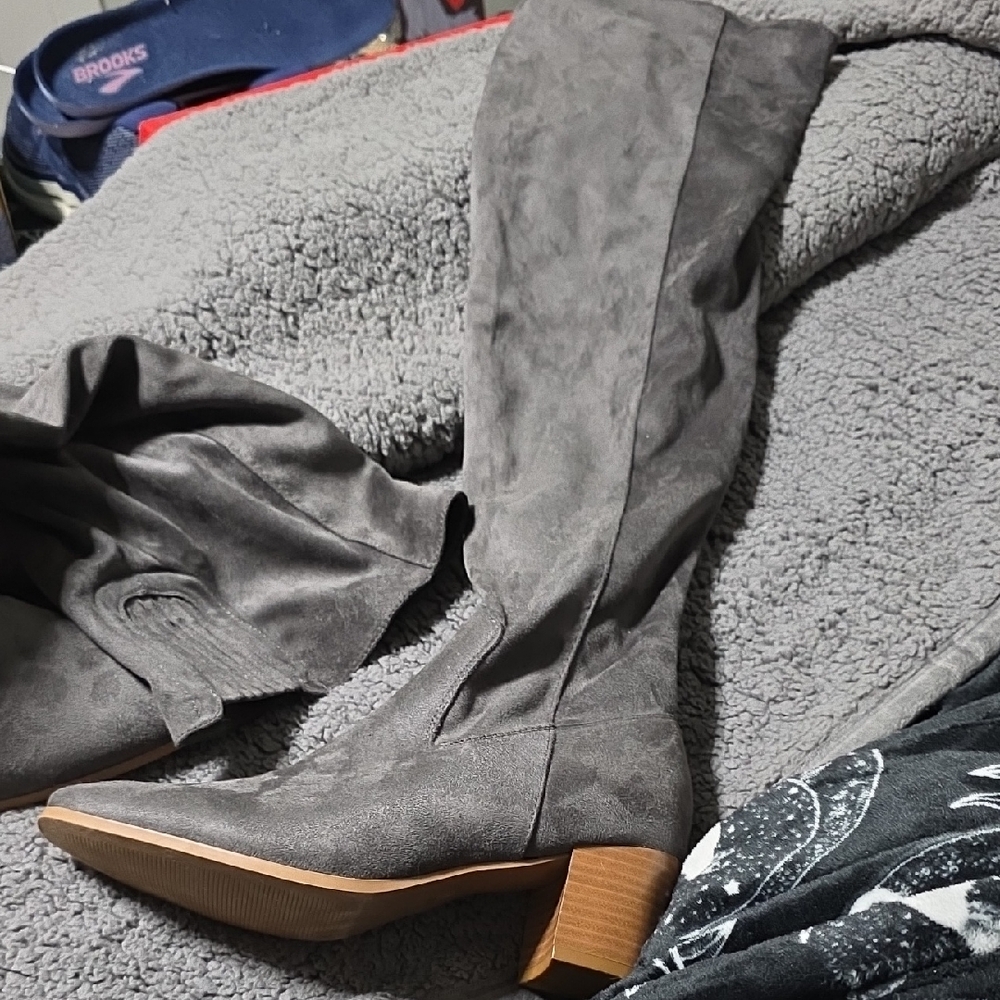 Chic Over the Knee Gray Boots